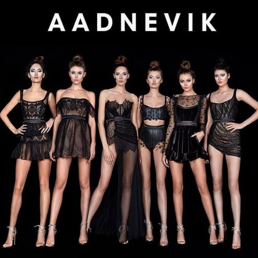 Midikennov model Alena Kananović for AADNEVIK